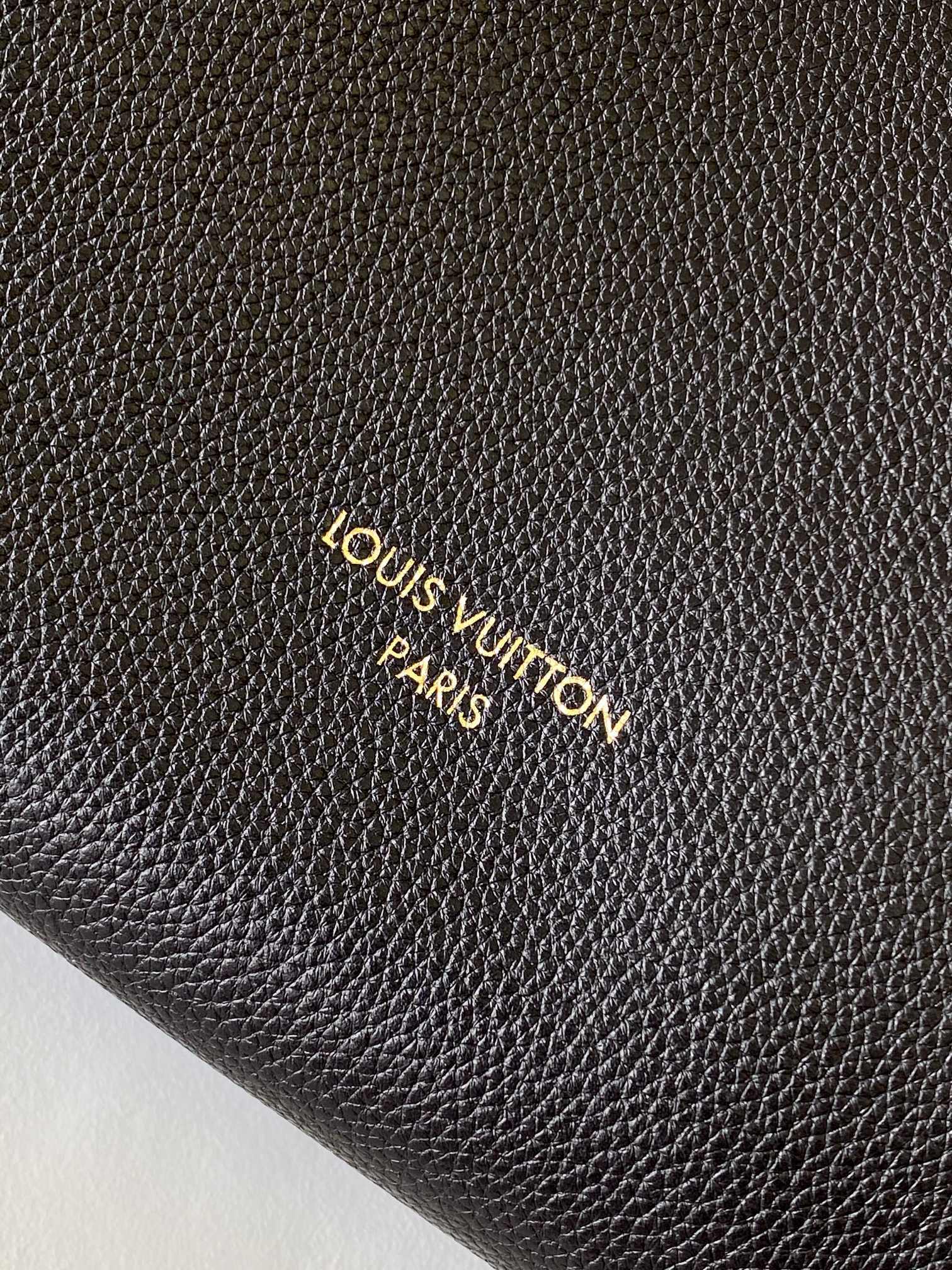 LV 25S LOW KEY HOBO BAG 35 CM IN BLACK CALFSKIN