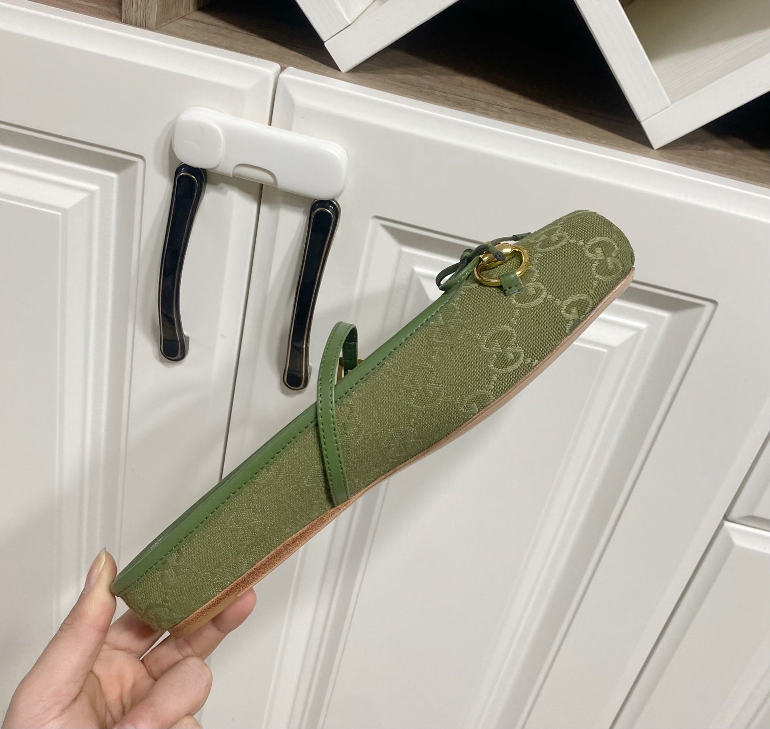 GUCCI 26S FLAT MULES IN GREEN CANVAS