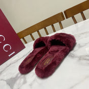 GUCCI 26S HORSEBIT MULES IN DARK RED SHEARLING