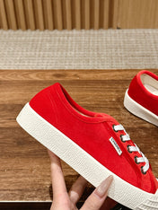 CONVERSE SNEAKER IN RUBY RED VELVET