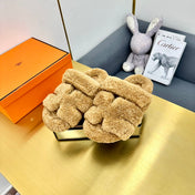 CHYPRE SANDAL IN TORTILLA BROWN SHEARLING