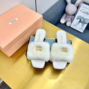 WHITE SLIPPERS LAMB FUR