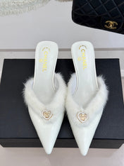 RABBIT FUR POINTED-TOE MULE IN WHITE LAMBSKIN