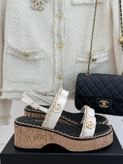 THICK-SOLED CHAIN HEART SANDAL IN WHITE LAMBSKIN