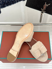 FLAT SANDALS IN BEIGE SUEDE AND LAMBSKIN