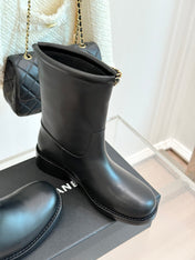 CC SHORT BOOTS IN BLACK CALFSKIN