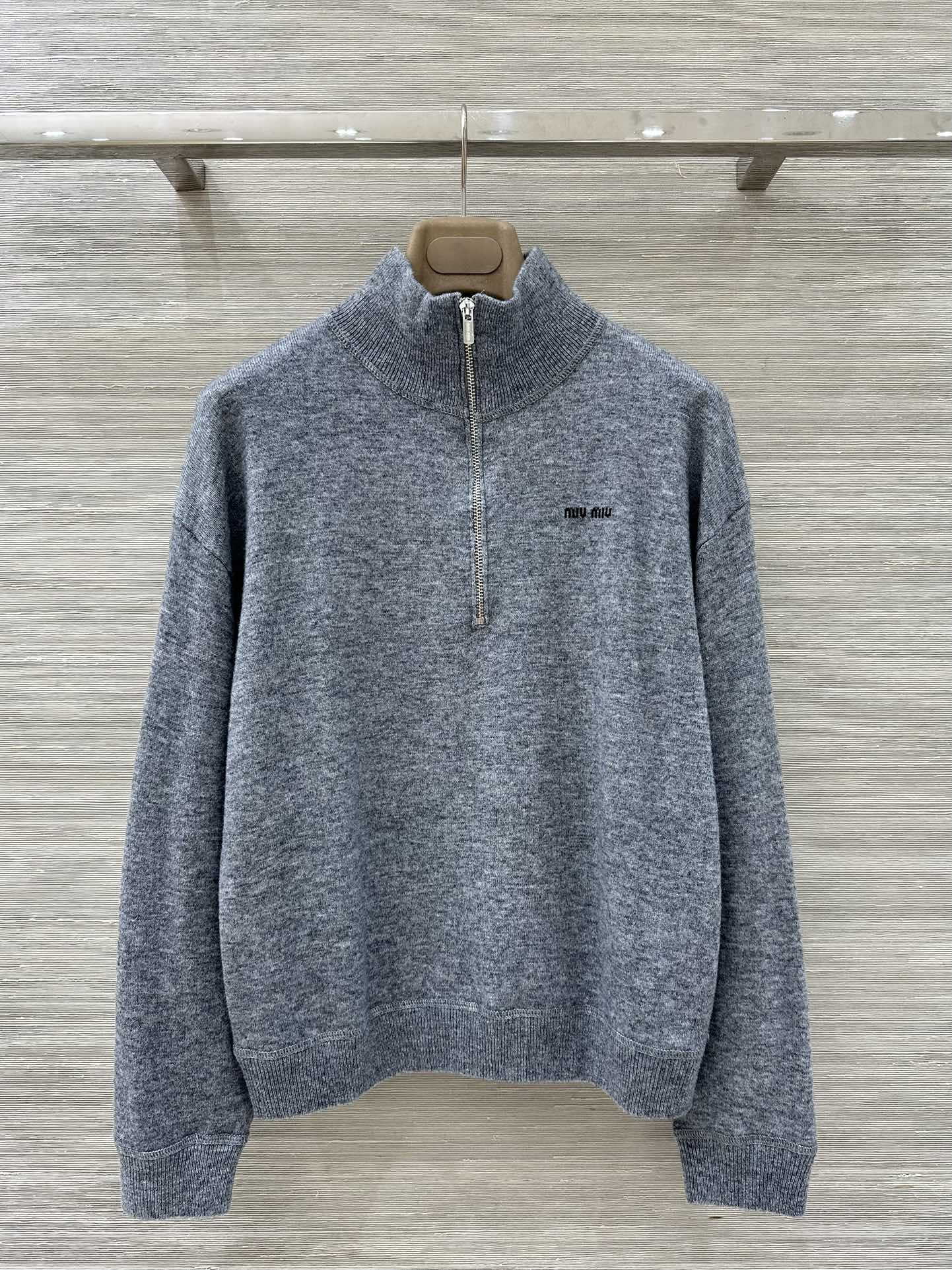 MIUMIU SWEATER STYLE 666