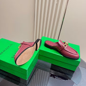 ASTAIRE MULE IN BERRY RED CALFSKIN WITH GOLD HARDWARE