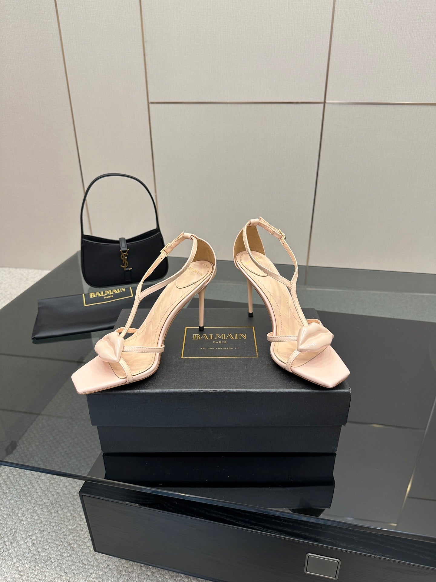 BALMAIN 25S LIPS SANDALS 10 IN BLUSH BEIGE CALFSKIN