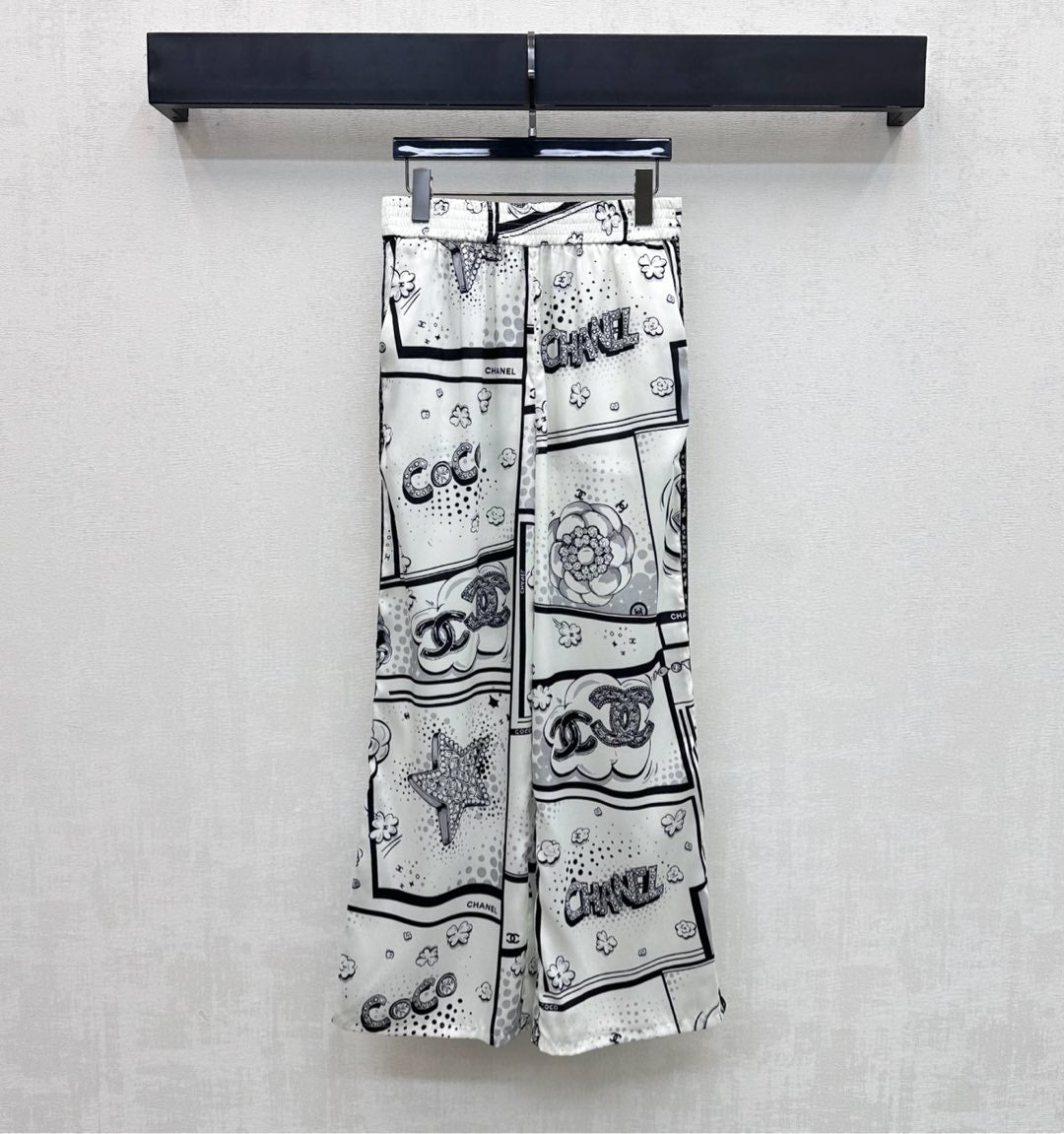 CHANEL 26S STRAIGHT-LEG PRINTED PANTS 887