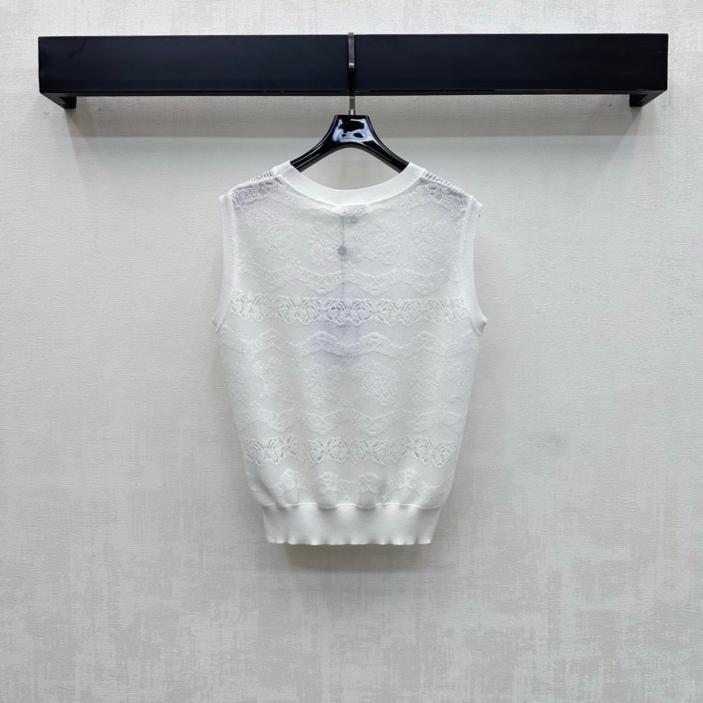 CHANEL 26S SLEEVELESS SWEATER STYLE 1063