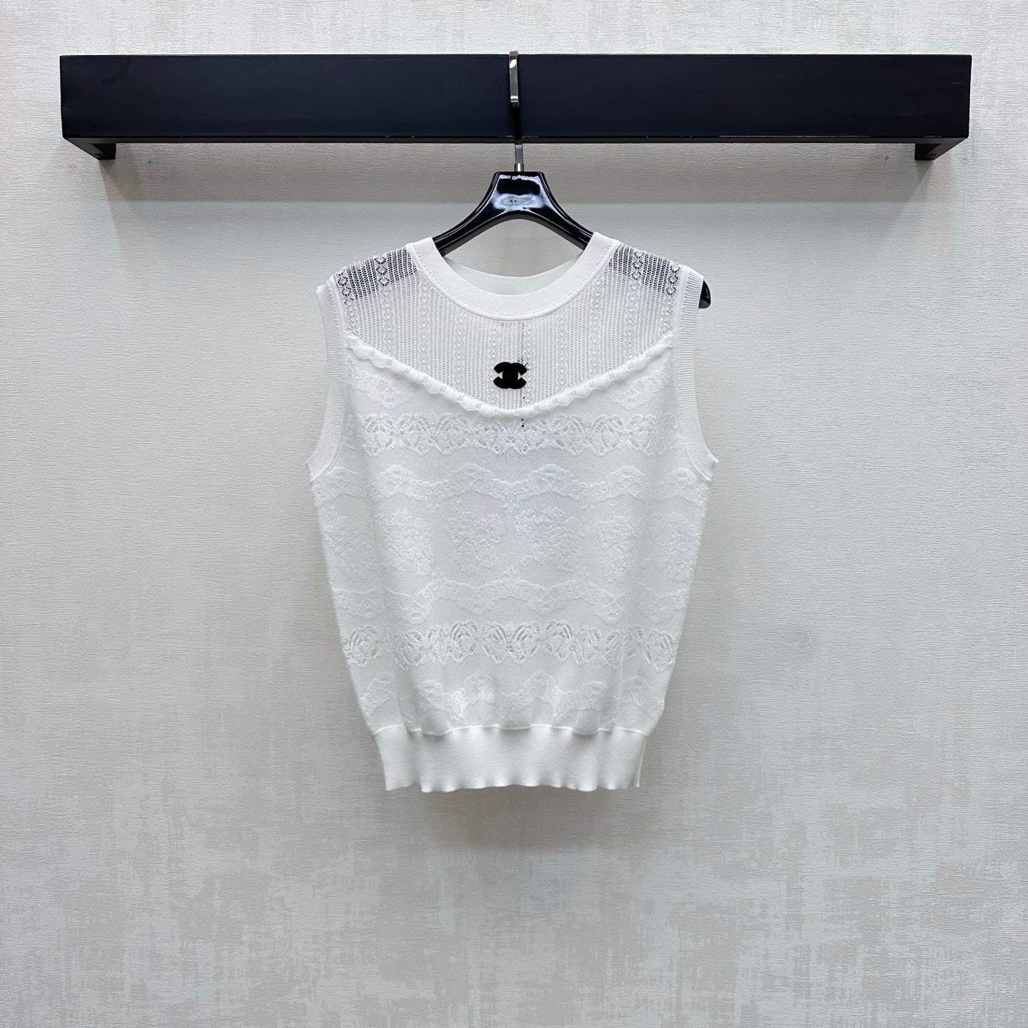 CHANEL 26S SLEEVELESS SWEATER STYLE 1063