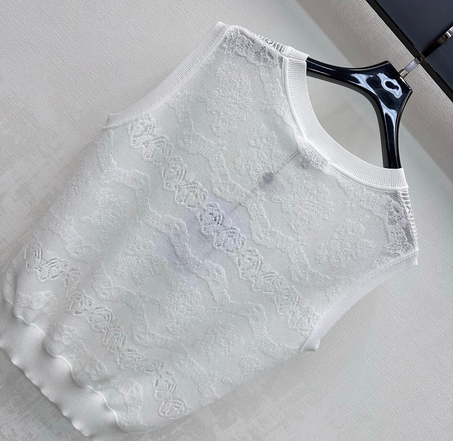 CHANEL 26S SLEEVELESS SWEATER STYLE 1063