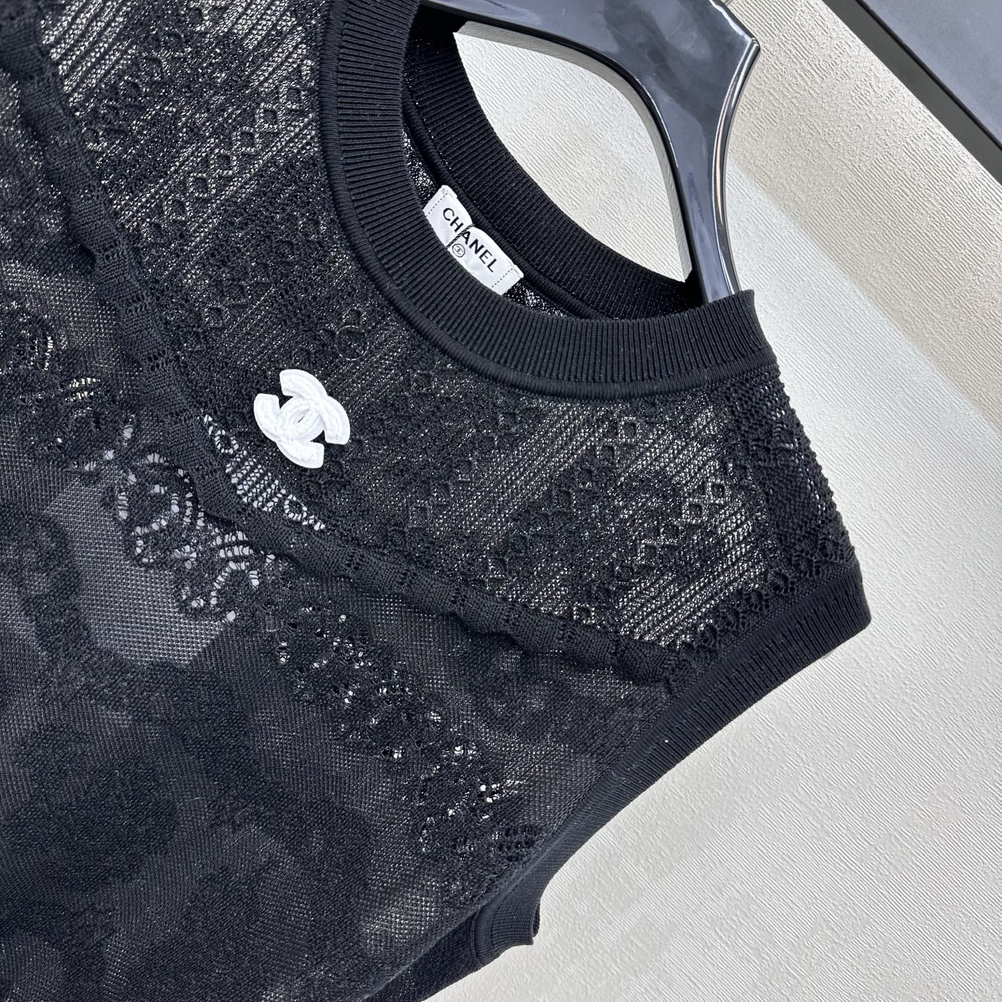 CHANEL 26S SLEEVELESS SWEATER STYLE 1064
