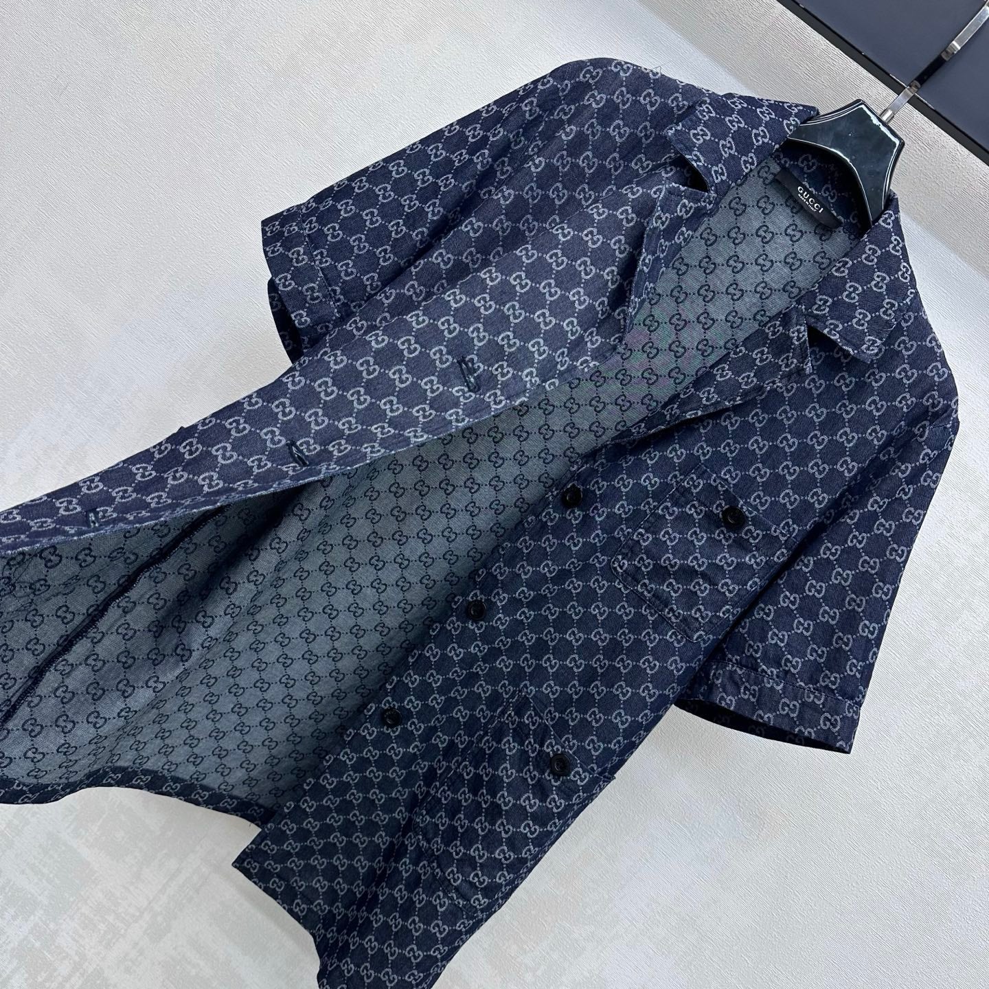 GUCCI 26S SHORT-SLEEVE MONOGRAM SHIRT 394