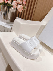 BLOCK SLIDE WITH TRIOMPHE IN WHITE SMOOTH LAMBSKIN
