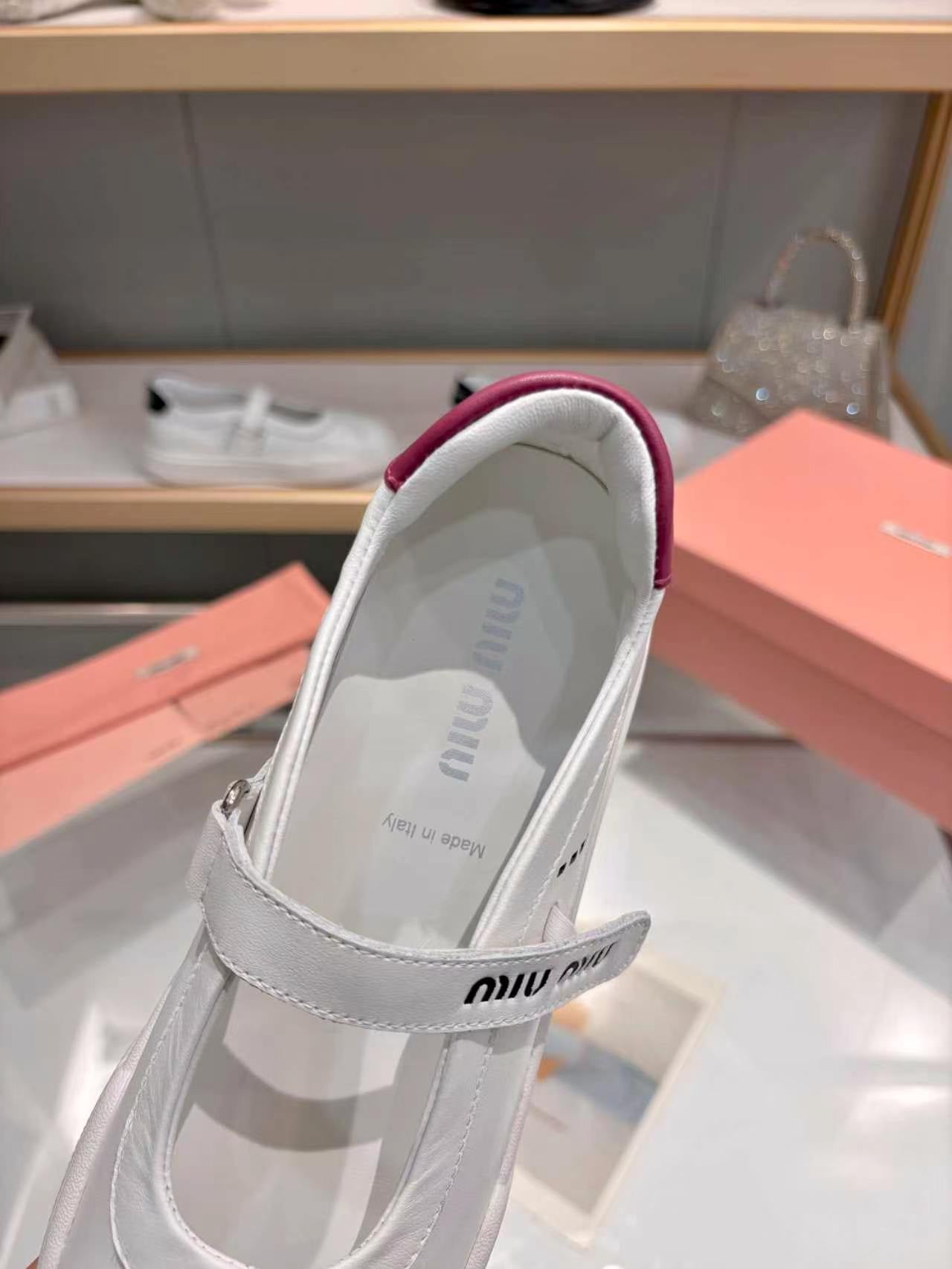 MIUMIU 26S MARY JANE BALLERINAS IN WHITE AND BURGUNDY RED CALFSKIN