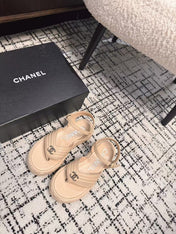 THICK-SOLED THONG SANDAL IN MACAROON BEIGE LAMBSKIN