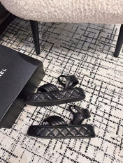 THICK-SOLED THONG SANDAL IN BLACK LAMBSKIN