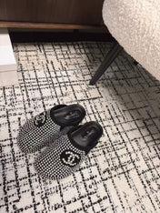FLAT MULE IN  BLACK SUEDE WITH CRYSTALS