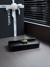 CHANEL 26S WALLET ON CHAIN 22 IN BLACK CROCODILE-EMBOSSED CALFSKIN GOLD HARDWARE