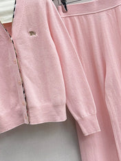 BURBERRY 25S CARDIGAN AND STRAIGHT-LEG PANTS SET 098