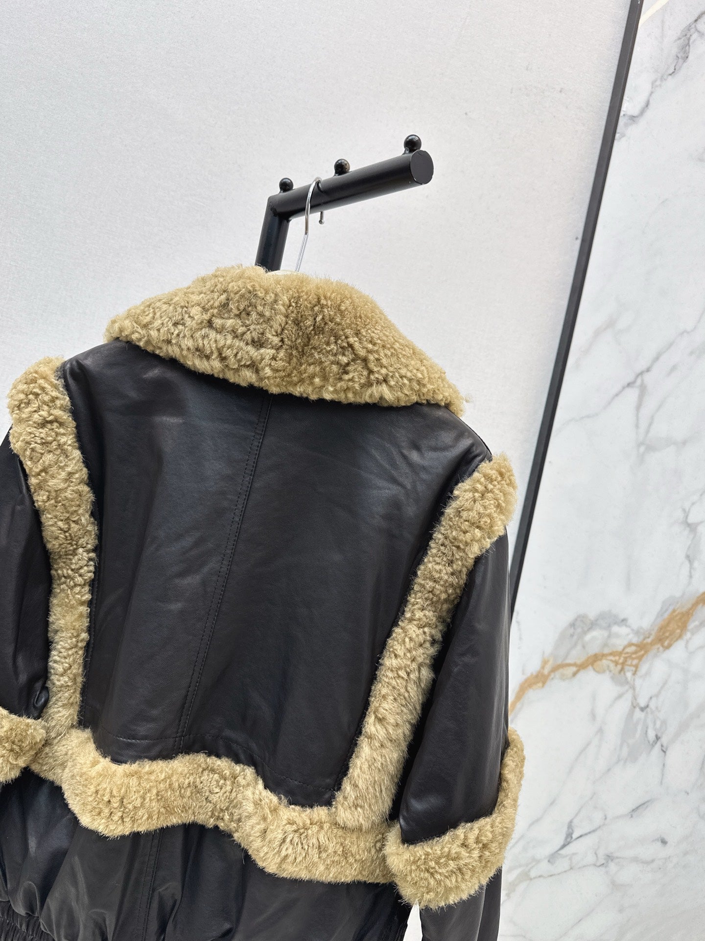 BURBERRY 25S BOMBER JACKET 071