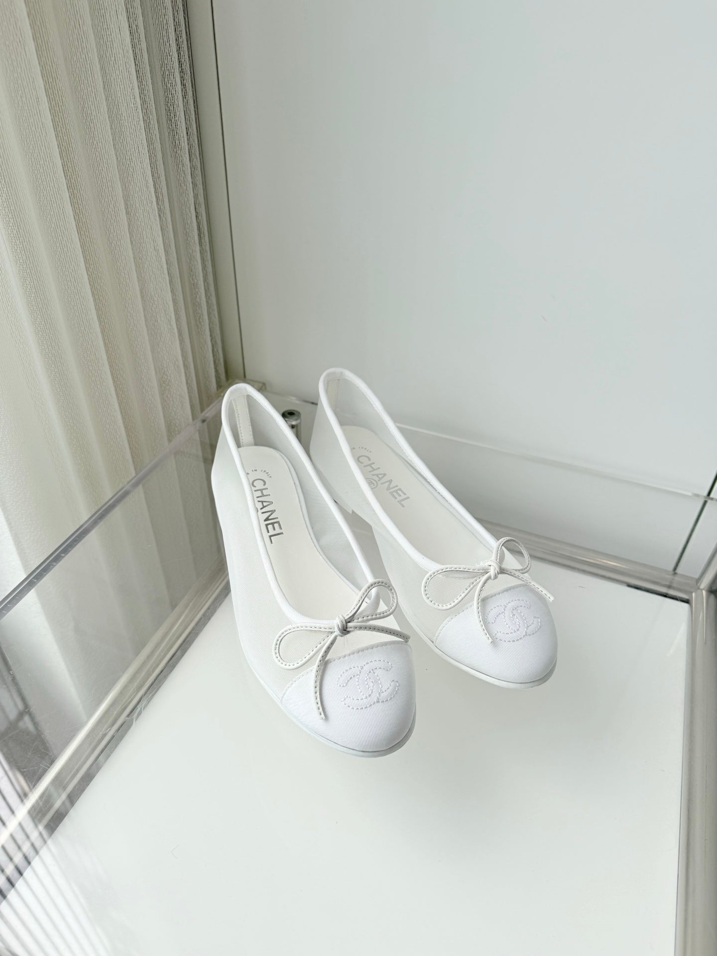 CHANEL 26S BALLET FLATS IN WHITE MESH TOE CAP AND BOW