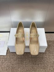 MEDIUM 35 MM HEEL PUMP IN CAMEL BEIGE PATENT CALFSKIN