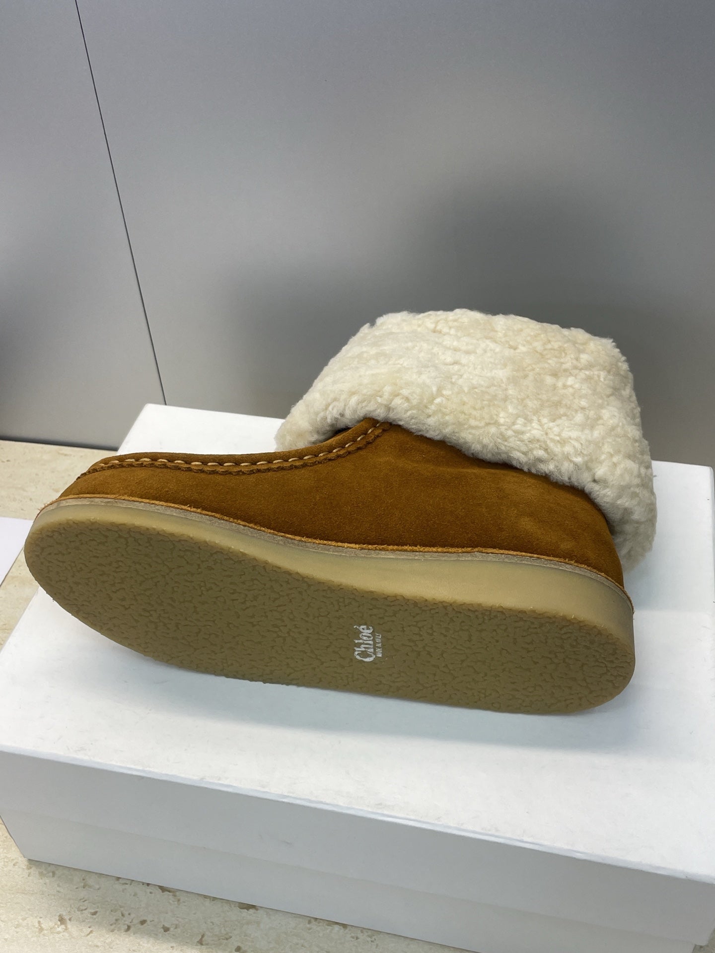 CHLOÉ 26S SHEARLING BOOTS IN BROWN SUEDE