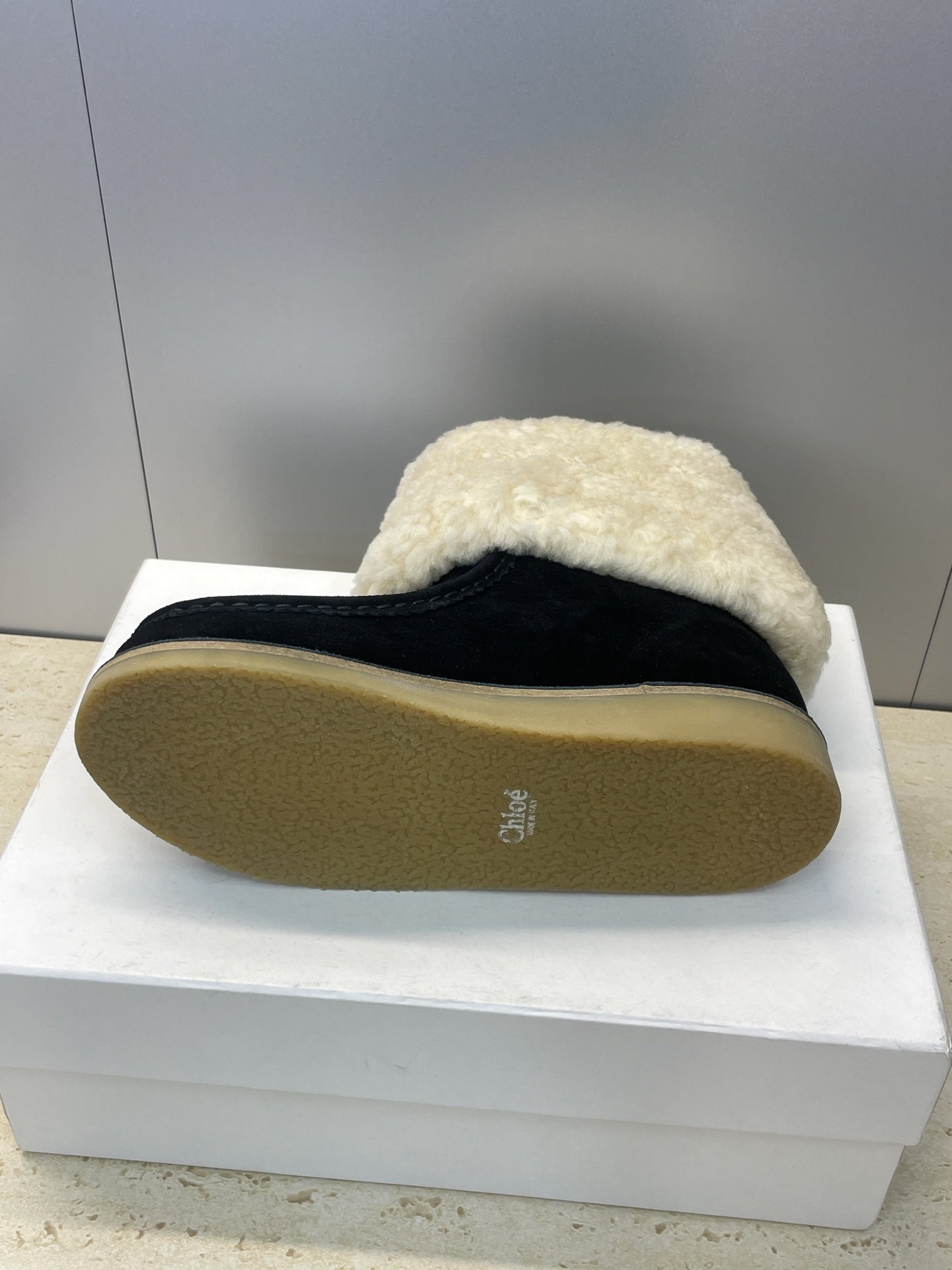 CHLOÉ 26S SHEARLING BOOTS IN BLACK SUEDE