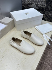 THE ROW 26S BALLET FLATS IN IVORY WHITE CALFSKIN