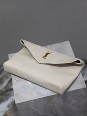 ENVELOPE CLUTCH 29 IN WHITE LAMBSKIN COPPER LOGO