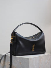 CAMERA SUPPLE BAG 28 IN BLACK SMOOTH LAMBSKIN GOLD HARDWARE