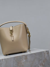 YSL 25S LE 37 BUCKET 15 IN BEIGE CALFSKIN GOLD HARDWRE