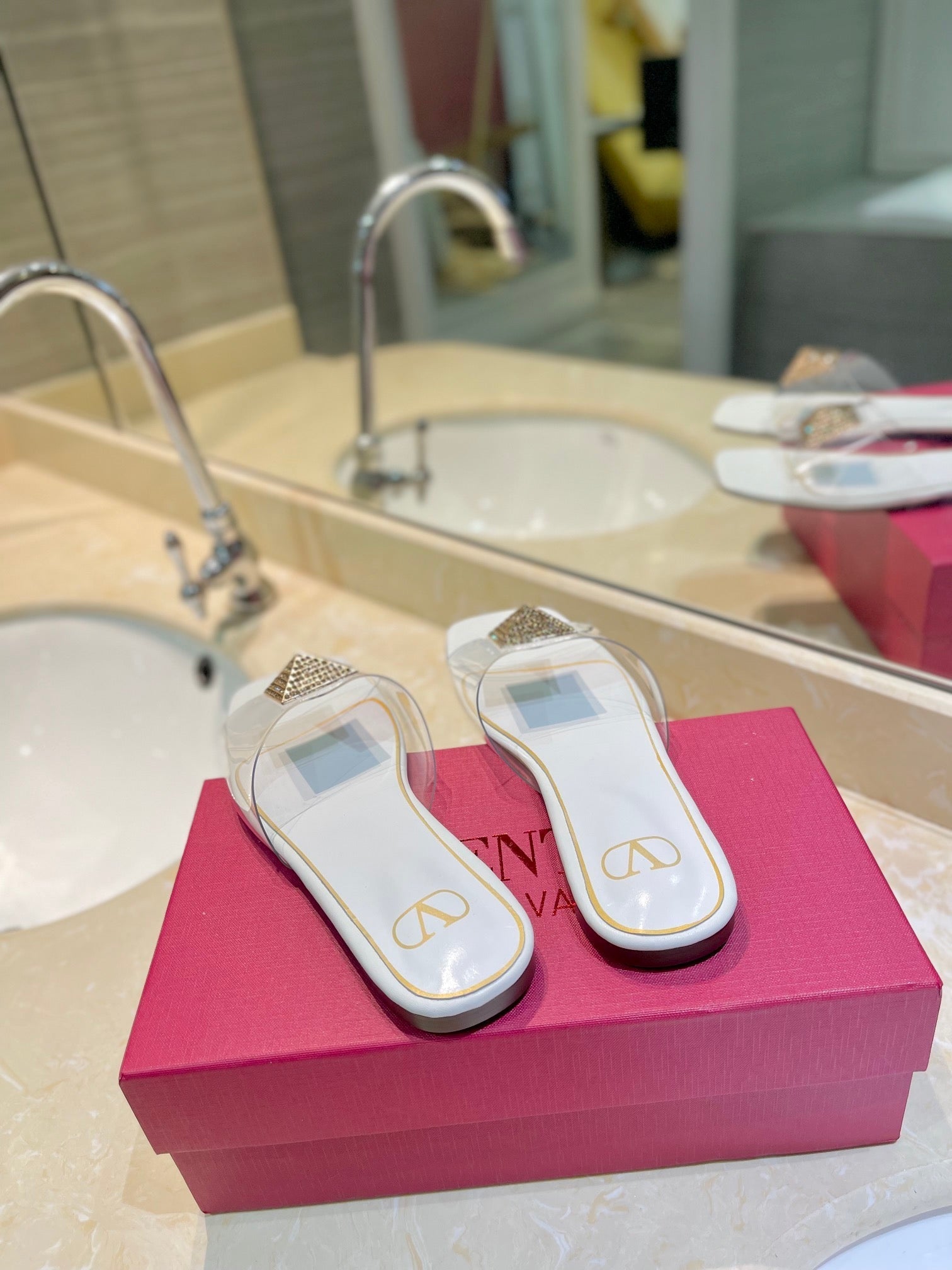 VALENTINO 26S FLAT SLIDES IN WHITE LAMBSKIN WITH CRYSTAL