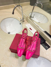 ROCKSTUD SLINGBACK IN BRIGHT PINK CALFSKIN 50MM