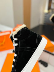 CHEALSEA BOOTS IN BLACK SUEDE AND FLEECE LINING