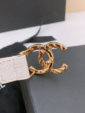 DOUBLE C BELT 20MM IN WHITE CALFSKIN WITH QUILTED STITCHING SPIRAL GOLD BUCKLE