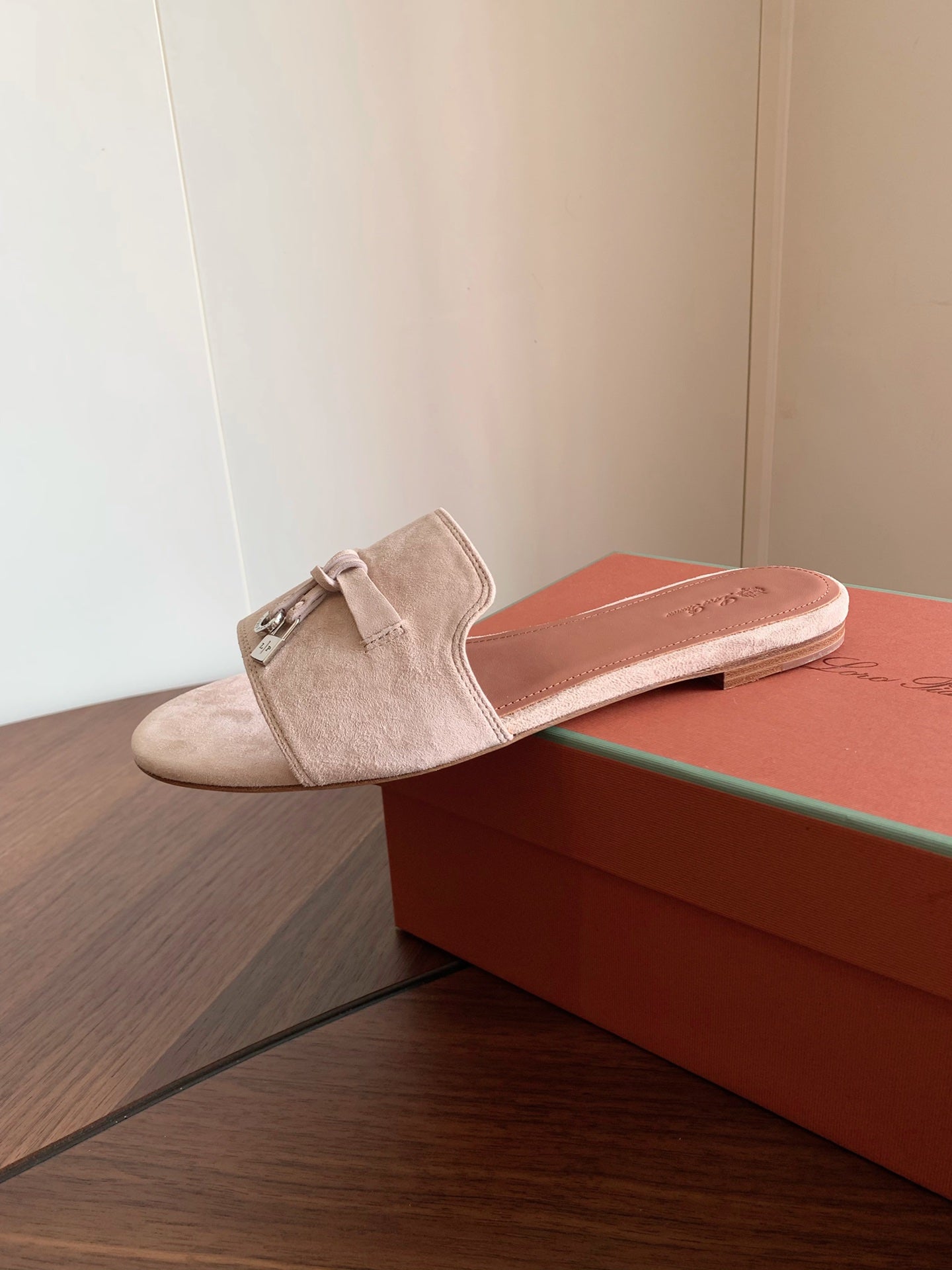 LP 26S SUMMER CHARMS SLIDES IN LIGHT GREY SUEDE GOLD HARDWARE