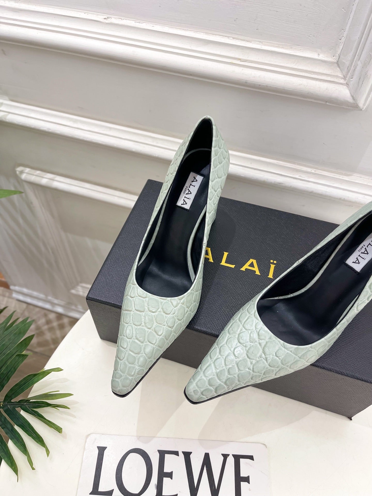ALAIA 26S HIGH HEELS 95 MM IN SAGE GREEN CROCODILE-EMBOSSED CALFSKIN