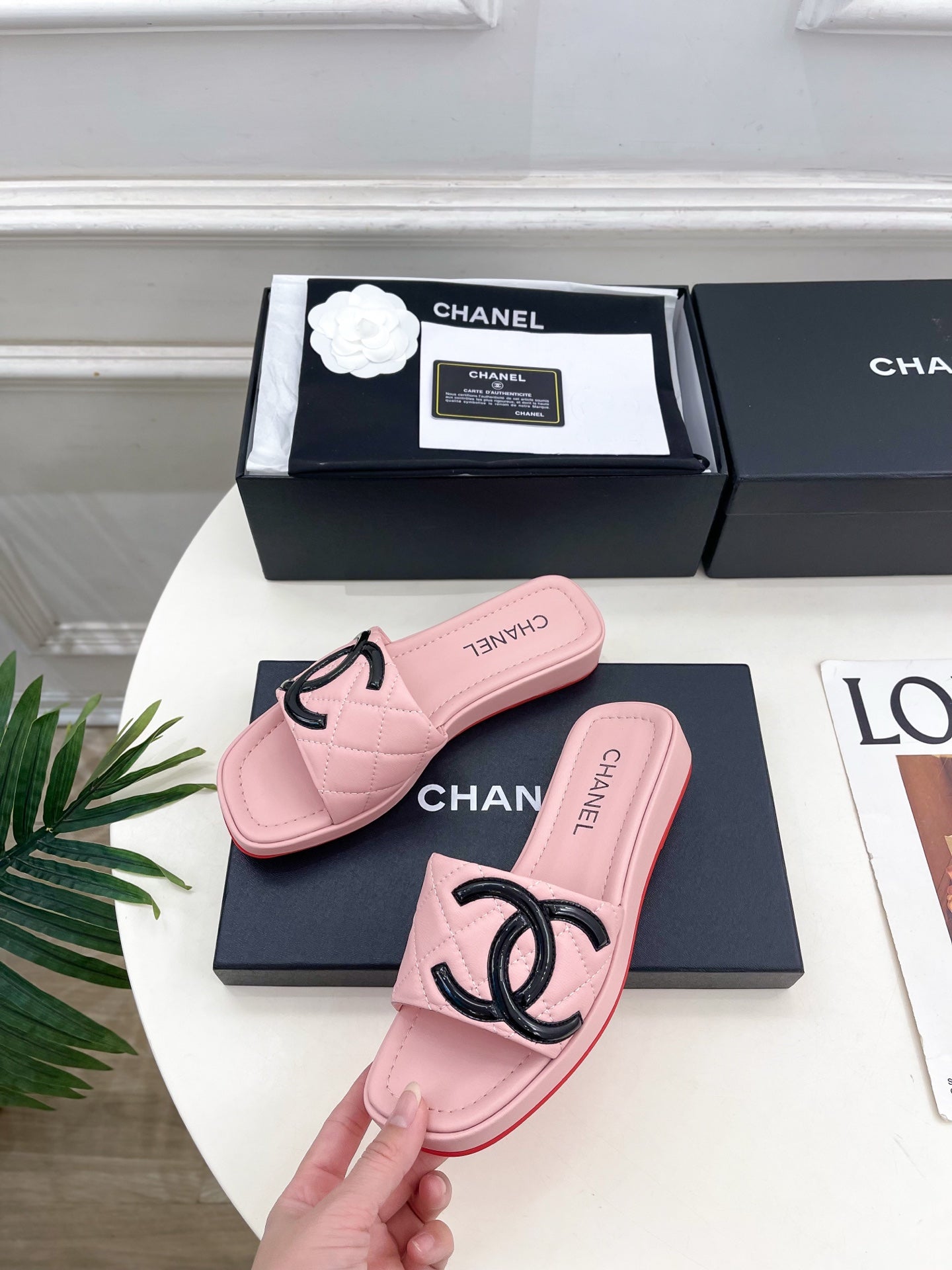CHANEL 26S FLAT SLIDES IN LIGHT PINK LAMBSKIN WITH BLACK CC LOGO