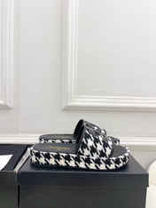 CHANEL 26S SANDALS 35 MM IN BLACK TWEED