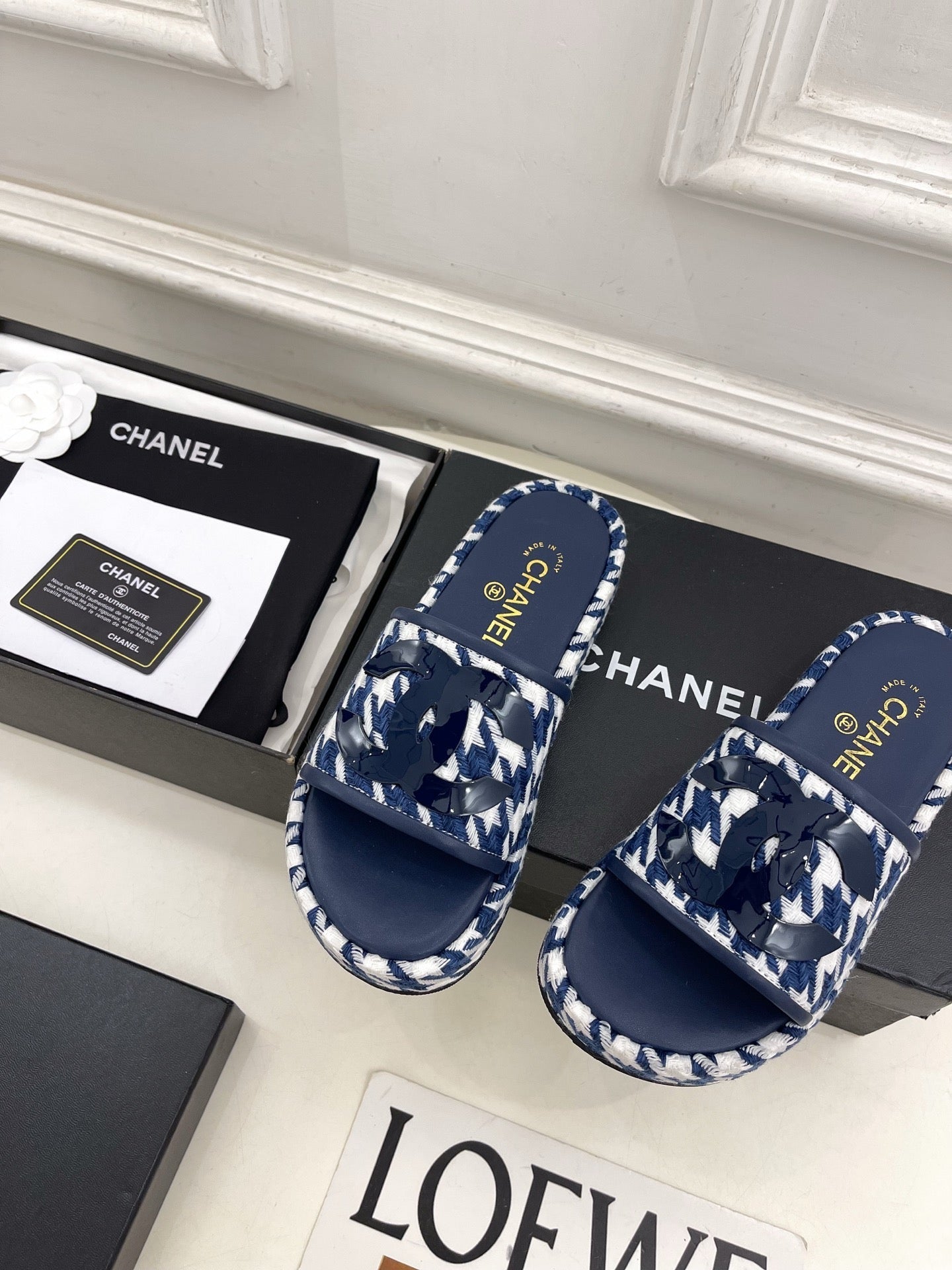 CHANEL 26S SANDALS 35 MM IN NAVY BLUE TWEED