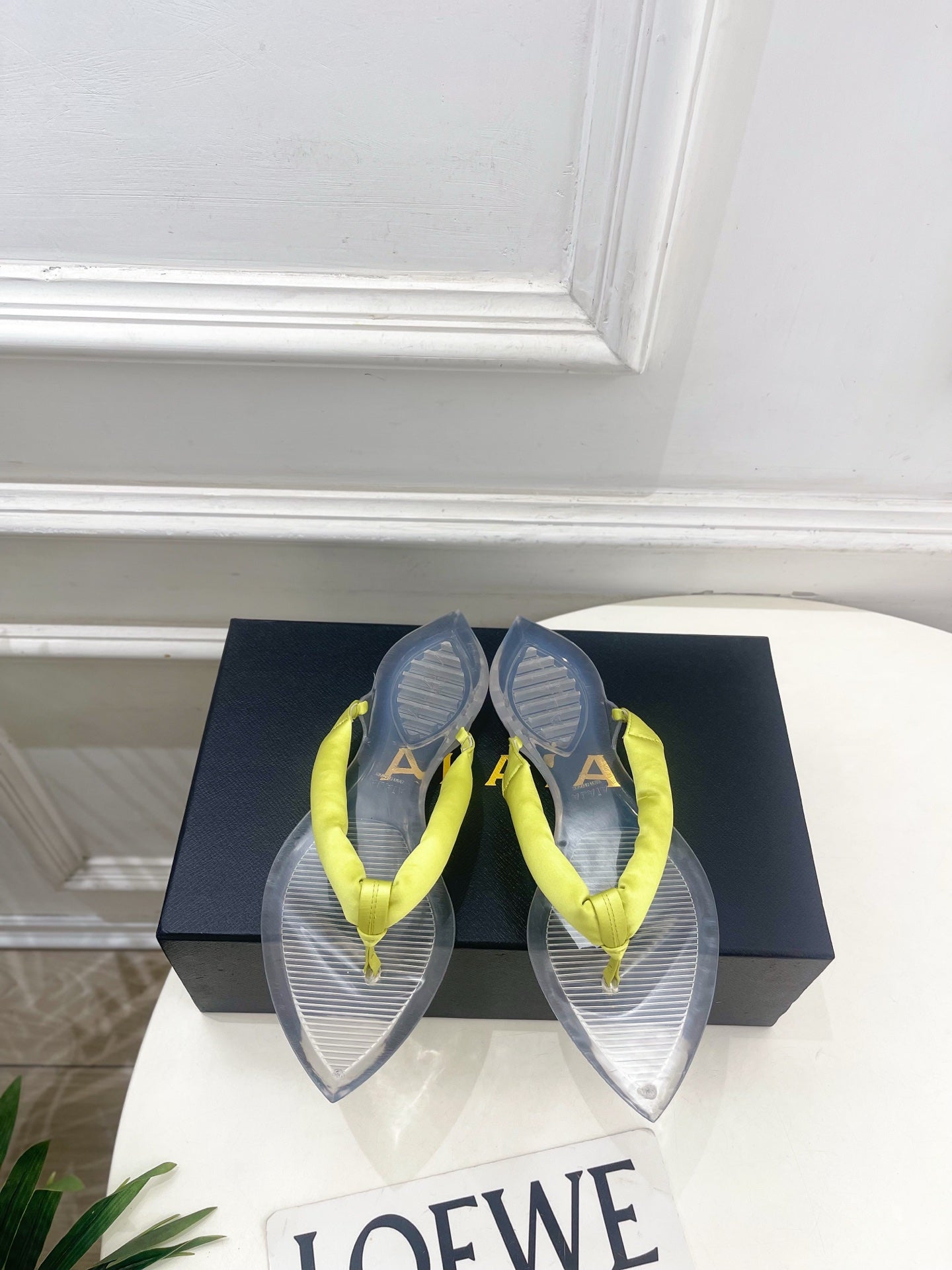 ALAIA 26S THONG SANDALS IN LIGHT YELLOW SATIN AND TRANSPARENT PVC