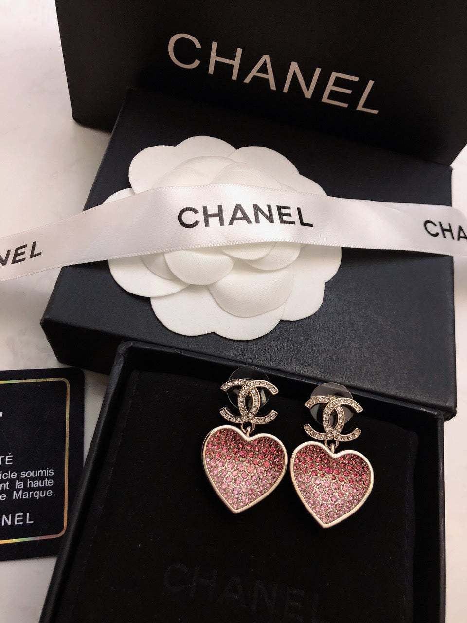 CHANEL 26S DOUBLE C LOGO PINK GRADIENT PAVE CRYSTAL HEART DROP EARRINGS IN GOLD METAL 631079