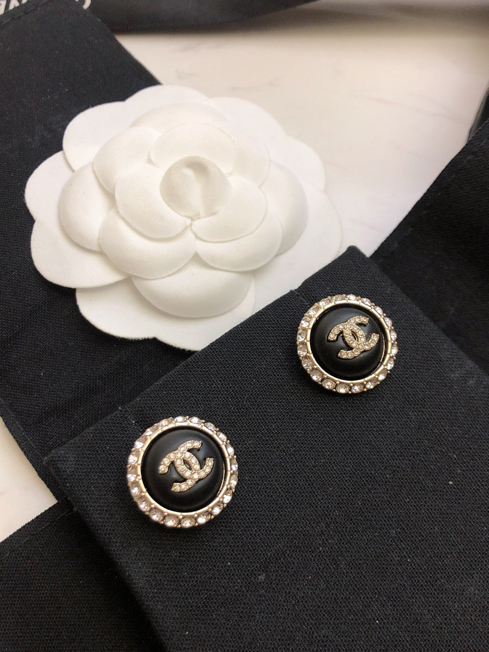 CHANEL 26S DOUBLE C LOGO BLACK ENAMEL CRYSTAL FRAME STUD EARRINGS IN GOLD METAL 633330