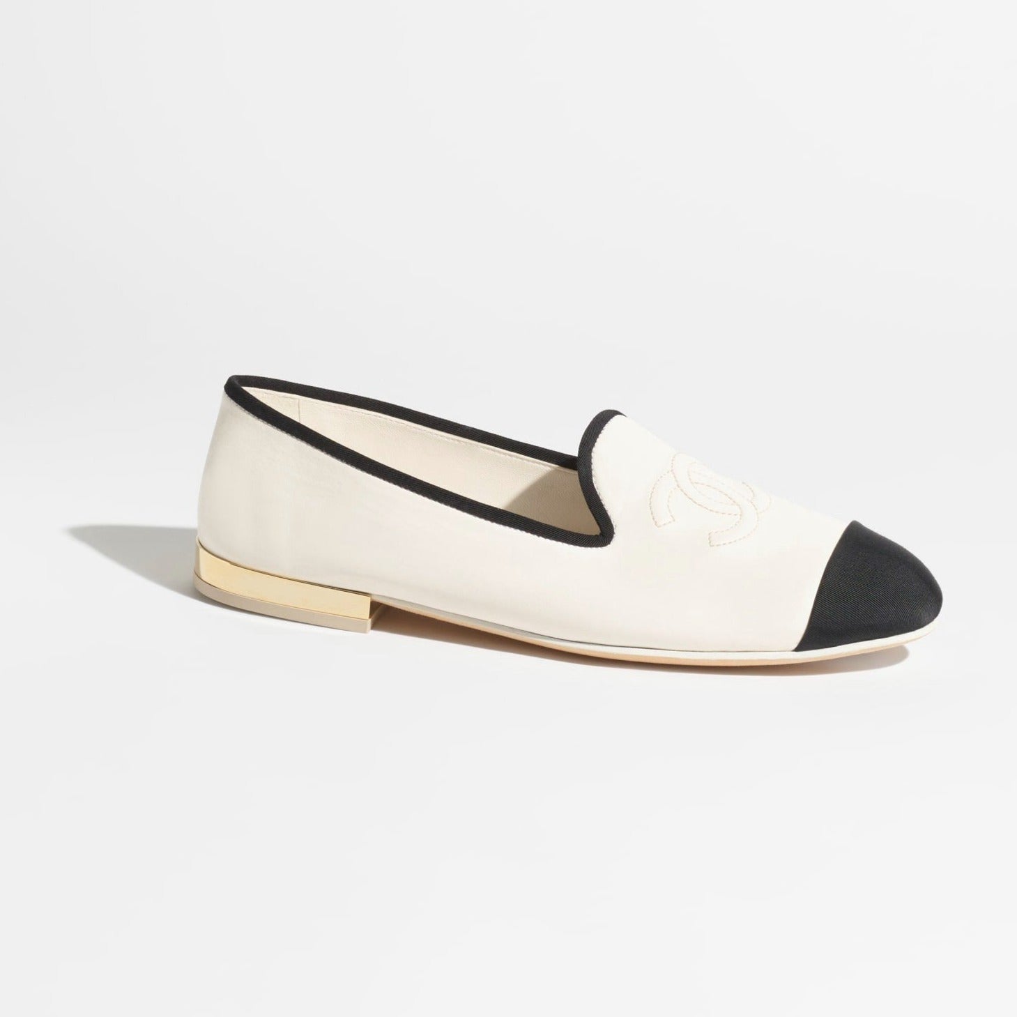 moccasins-white-black-lambskin-g15mm.jpg