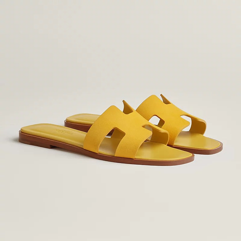 oran-sandal--221208ZCH-front-wm_c309bcf8-3078-45d5-a8e1-527c5a9effd4.jpg