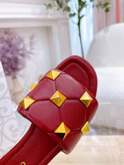 STUD FLAT SLIDE IN GARNET RED AMBSKIN